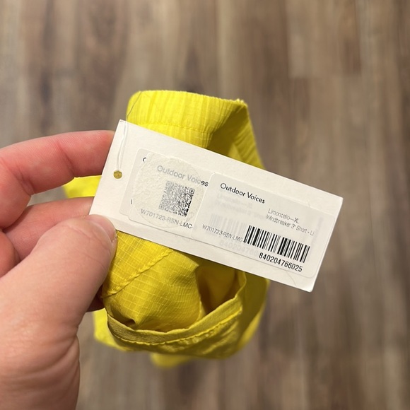 NWT Outdoor Voices Windbreaker 3 inch Short Limoncello XL - Picture 7 of 8